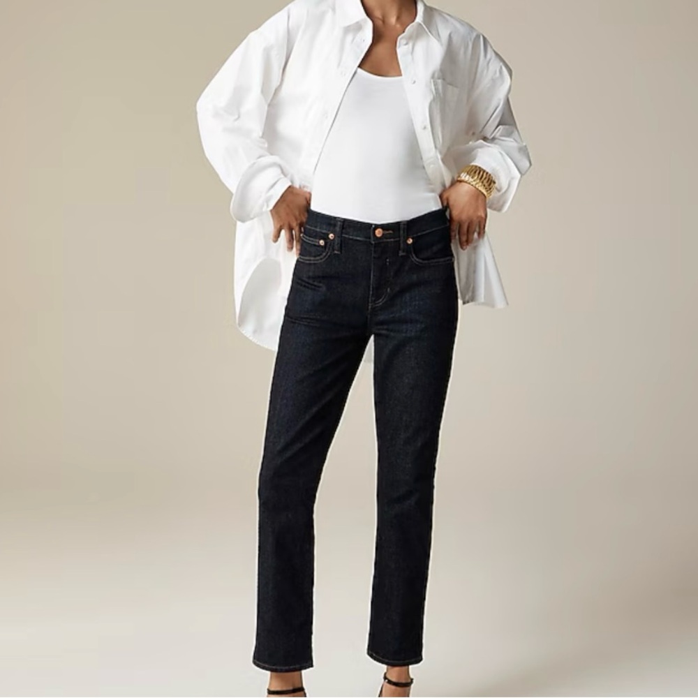 NWT Petite 9" vintage slim-straight jean in Rinse wash